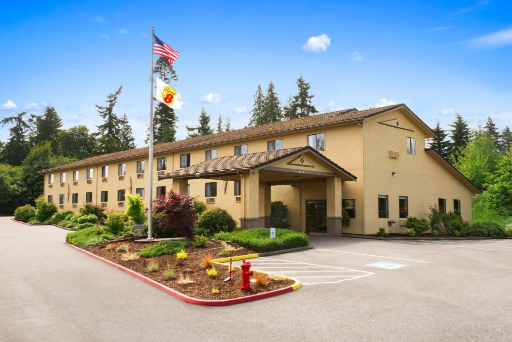 Super 8 by Wyndham Port Angeles at Olympic National Park image 16