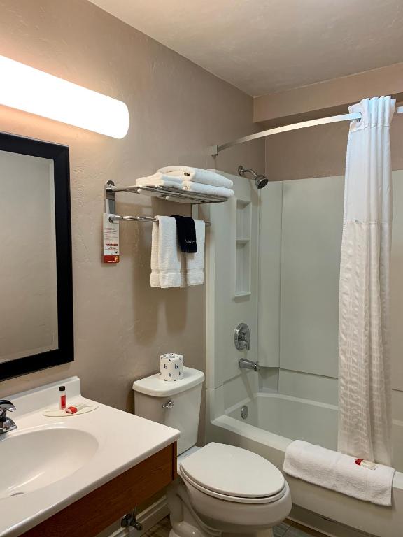 Super 8 by Wyndham Port Angeles at Olympic National Park image 19