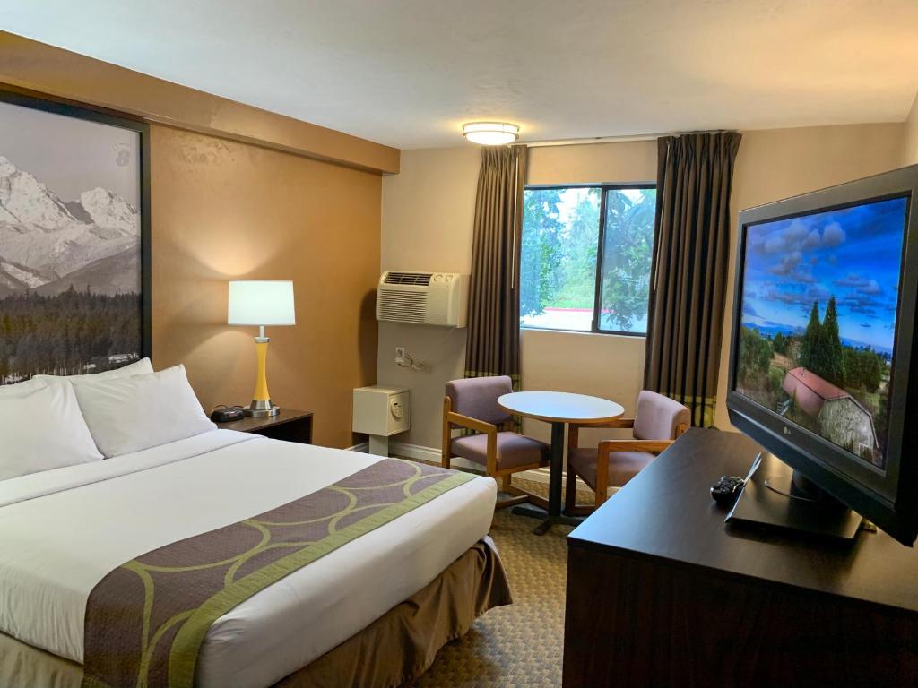 Super 8 by Wyndham Port Angeles at Olympic National Park image 20